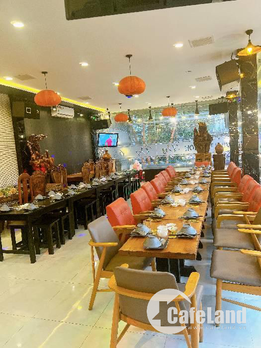 Nhà cần bán, Phường 4, Quận 8, mặt tiền lô góc giá 28,8 tỷ.