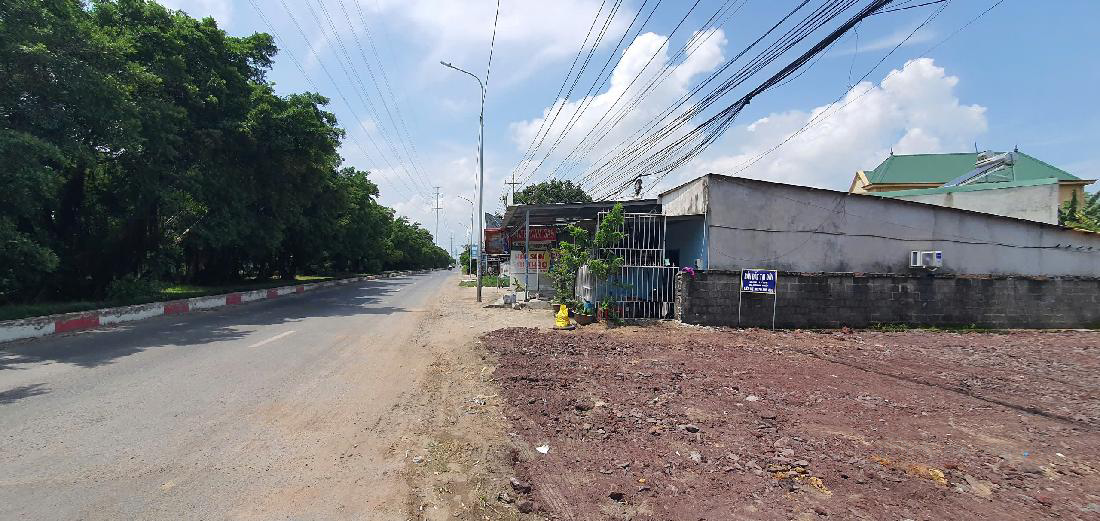 Bán 11 mét Ngang mặt tiền vào Hóa Dầu Long Sơn 