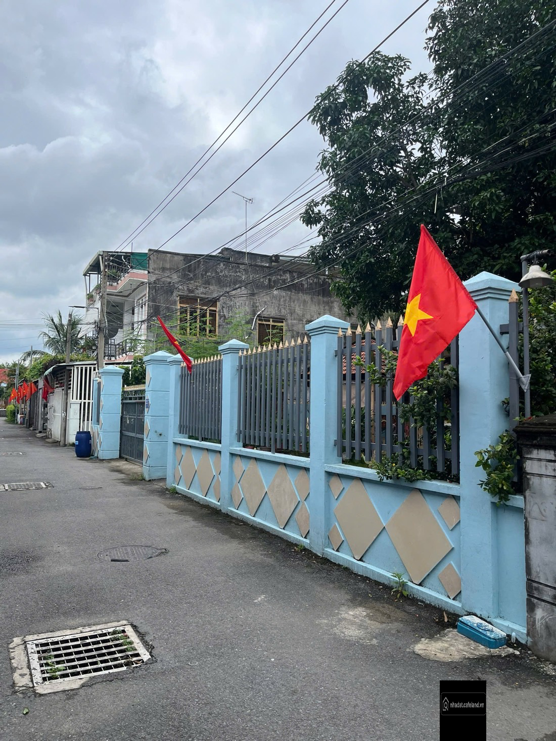 BÁN NHÀ MT KHỦNG, HẺM XE HƠI, NGAY TRUNG TÂM HÀNH CHÍNH DĨ AN (CŨ), 332,4M2 