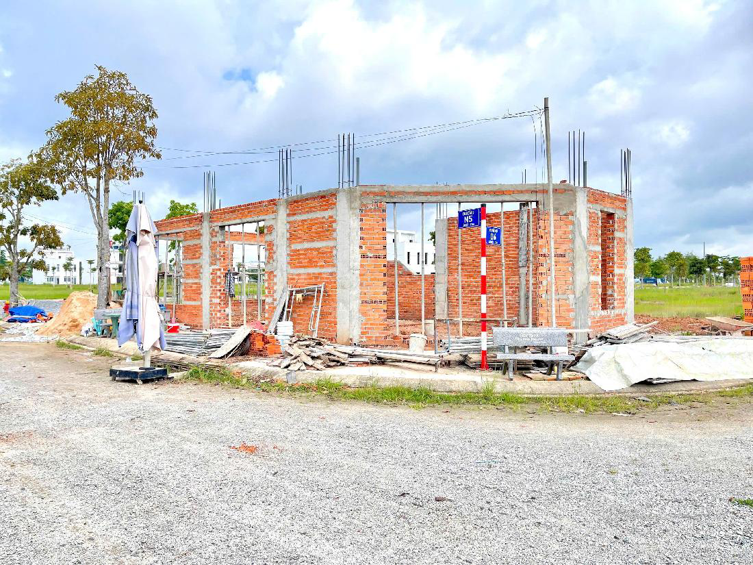 Bán gấp lô đất 90m2 giá chỉ 1 tỷ. Khu dân cư đông đúc, kinh doanh buôn bán