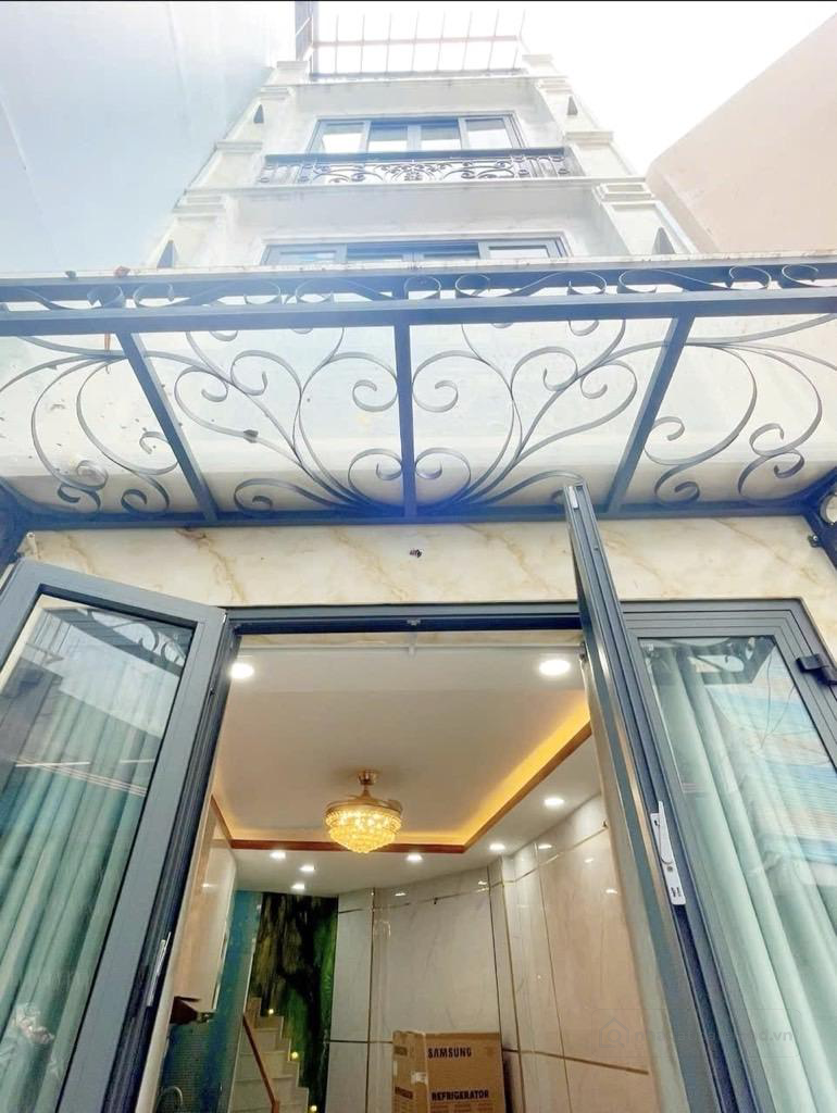 Nhà đẹp 4 tầng full nt - khu phân lô hẻm 4m Hoàng Diệu kế Q1. 4,2 tỷ