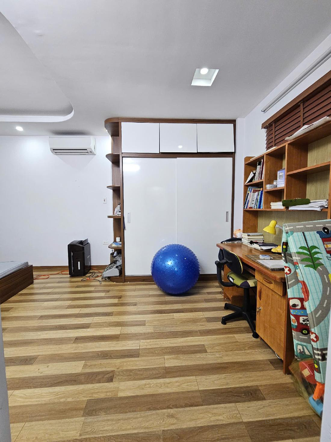 ĐÊ LA THÀNH NHỎ, LÔ GÓC: 31m - 6T - Mt: 4,6m giá 9,9 Tỷ, Ba gác đỗ cổng...