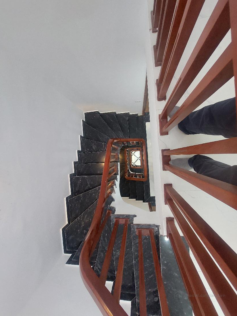 NHÀ ĐẸP VĨNH NINH – 50M² – 5 PHÒNG NGỦ – 3 GÁC ĐỖ CỬA – CÁCH HỒ VĨNH QUỲNH 100M