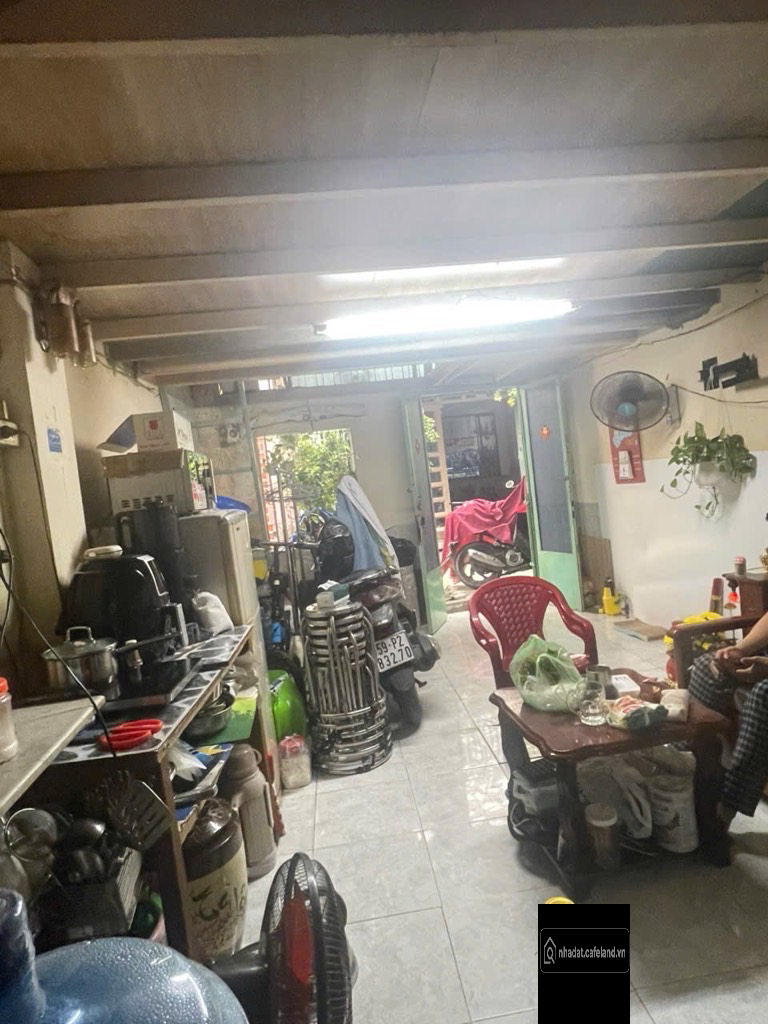 Nhà cấp 4 tiện xây mới. Ngang 3.5m, 24m2. Gần hẻm xe hơi. Sổ vuông vức. 