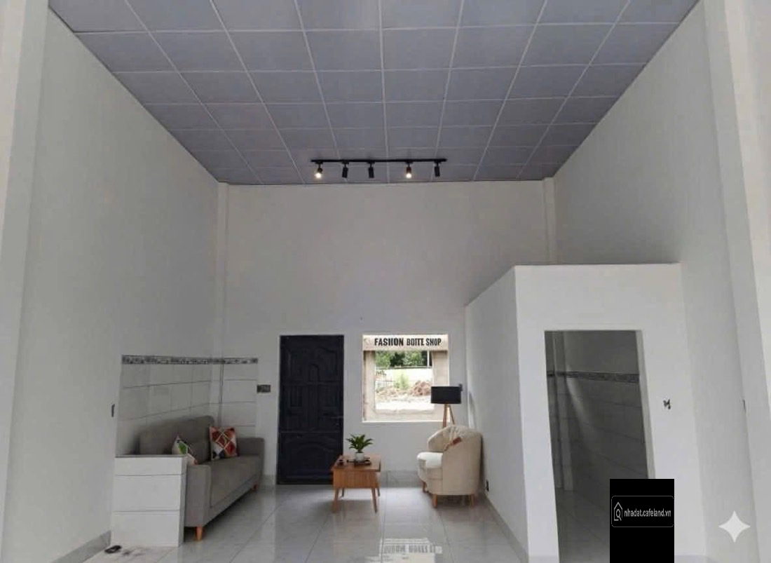 Chính chủ bán shophouse chợ đêm KCN - diện tích dất 5*30 full thổ cư - Giá 1ty55