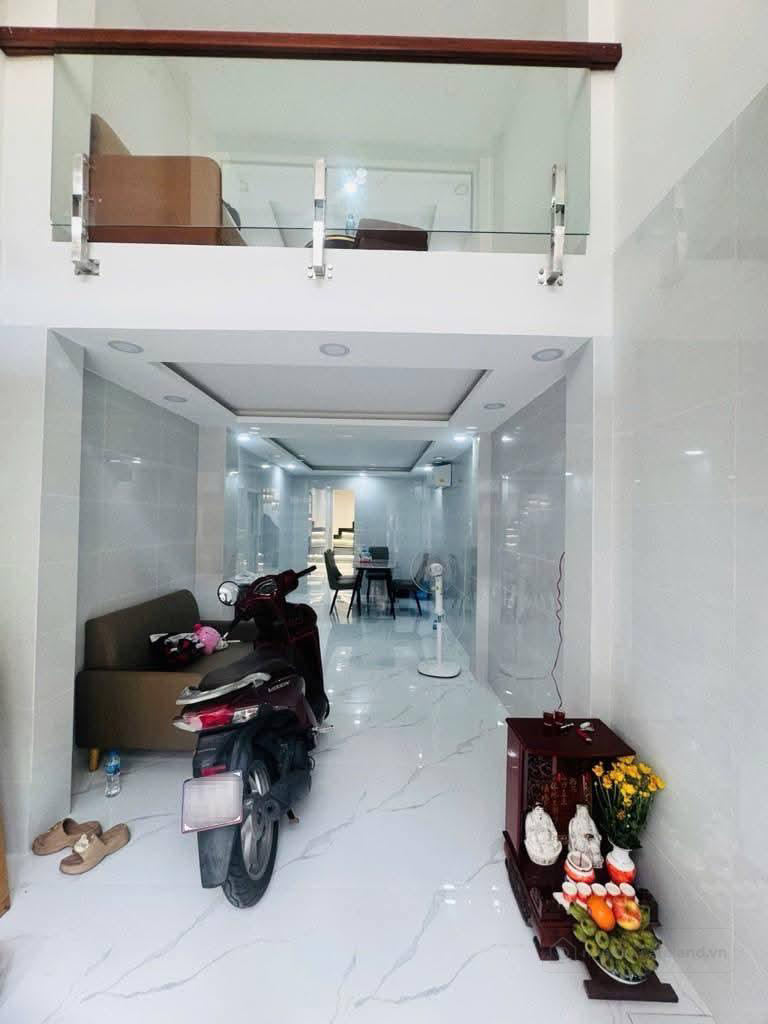 Chỉ 10,5 tỷ - mặt tiền Nhật Tảo - nhà 5 tầng BTCT HC đủ - dtsd 130 m2