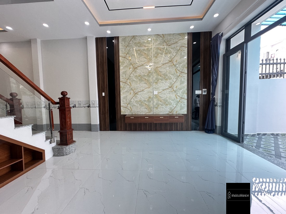 bán nhà mới xây 3PN gần chợ Mỹ Hạnh kdc trần anh