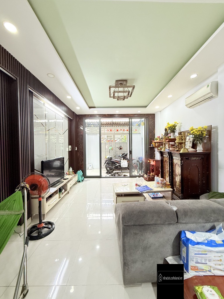 Ngang 4m, 59m2, 4 tầng, 5pn6wc, nhà còn mới. Hẻm 3m thông, gần mặt tiền đường @