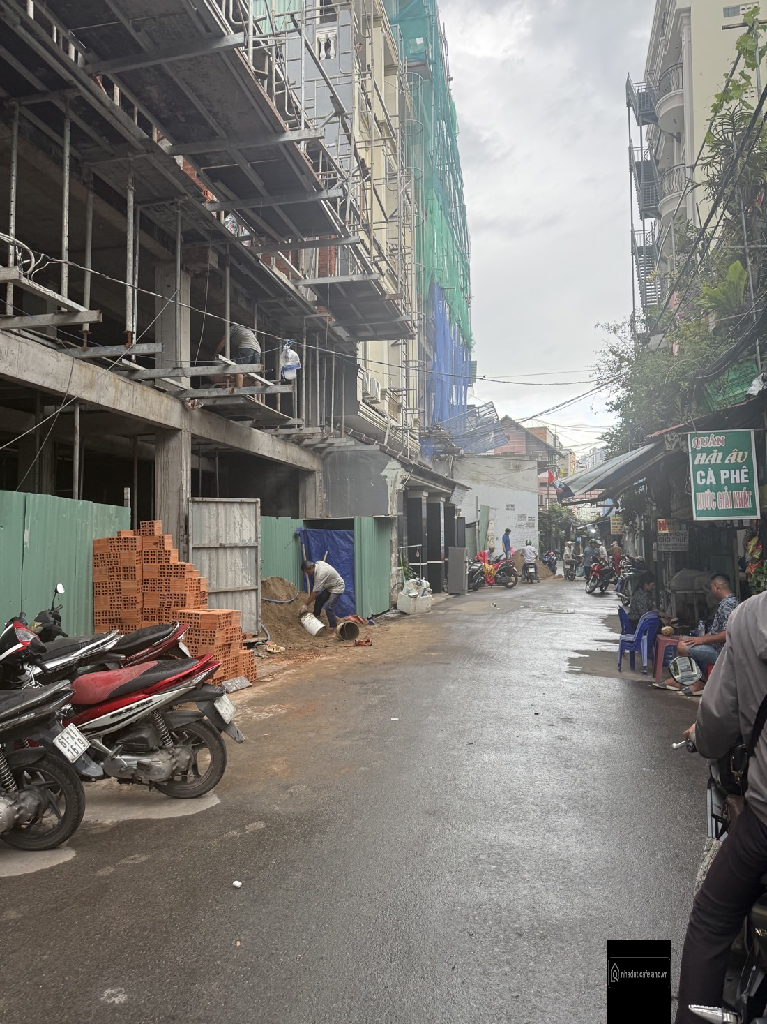 Bán gấp , nhà cũ tiện xây CHDV, 320 m2 ,hẻm thông Lý Phục Man,Tân Thuận 