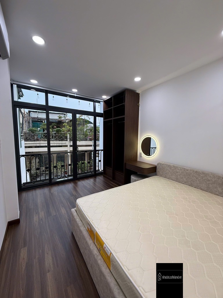 Nhà mới, ngang 3.1m, 34m2, 4 tầng, 2pn2wc. Nội thất mới. Pháp lý chuẩn. Gần sbay