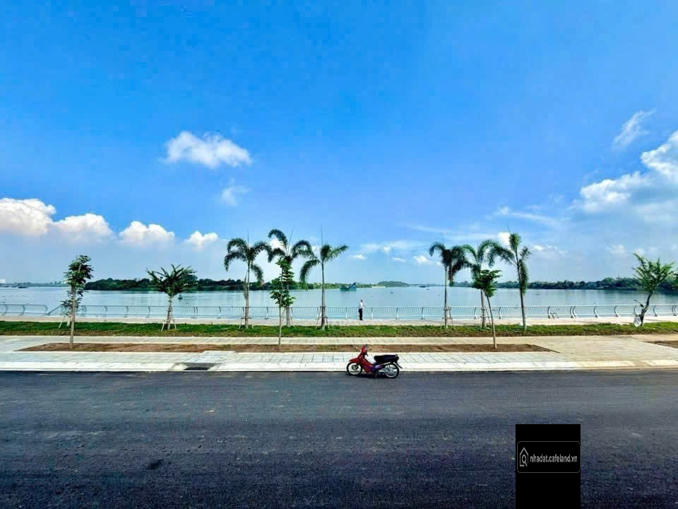 - CHÍNH CHỦ GỬI LÔ ĐẤT MẶT TIỀN VIEW SÔNG
NGAY BỜ KÈ BỬU LONG
-Pháp lý : sổ riên