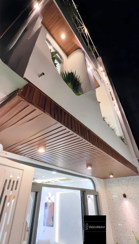 ngang hơn 4m nở hậu, 63m2, 3 tầng btct, 6pn, sân để xe, bancong. pháp lý chuẩn 