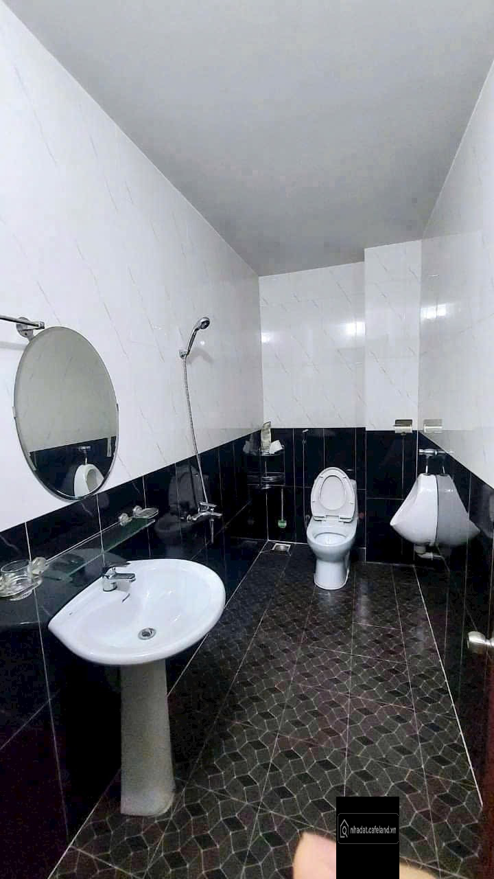 NHÀ 1 trệt 3 lầu KDC ĐINH THUẬN - Tân Hiệp 

- Gần Trung Tâm Giới Thiệu Việc Làm