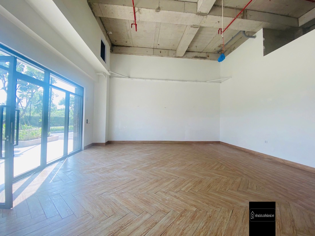 74m2 - 22 triệu/tháng kế sảnh - Cho thuê shophouse Q7 Riverside