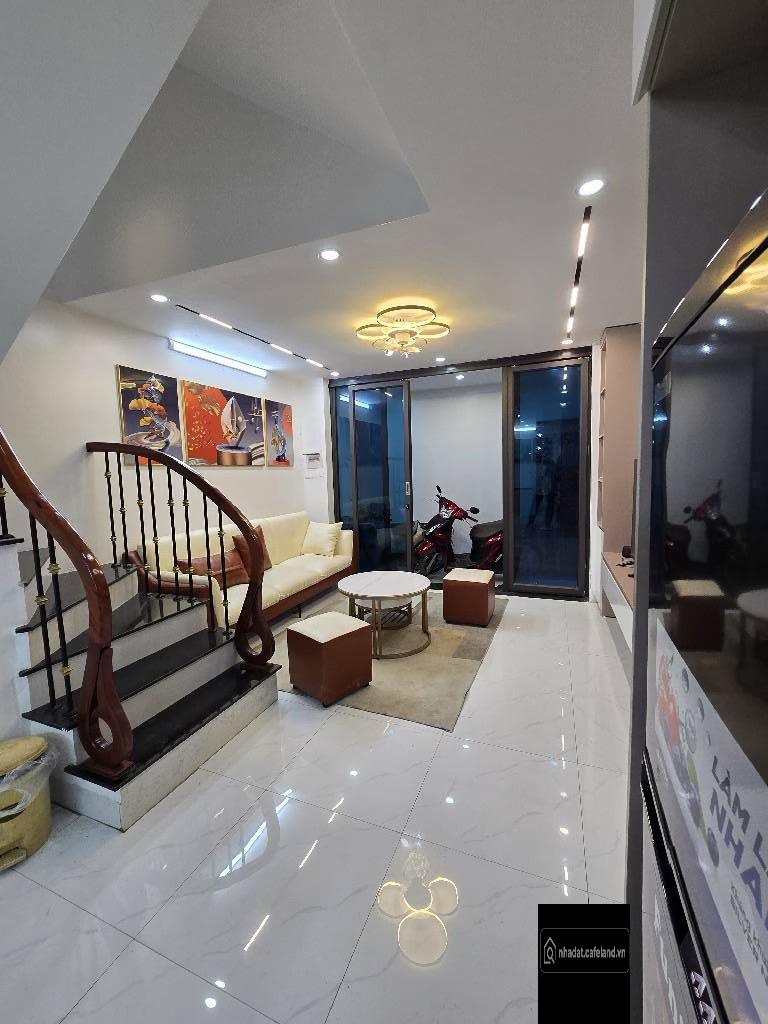 M.ì.n.h bán nhà, thực tế nhà có sao nói vậy, không màu mè hoa mỹ nên ae cứ xem 