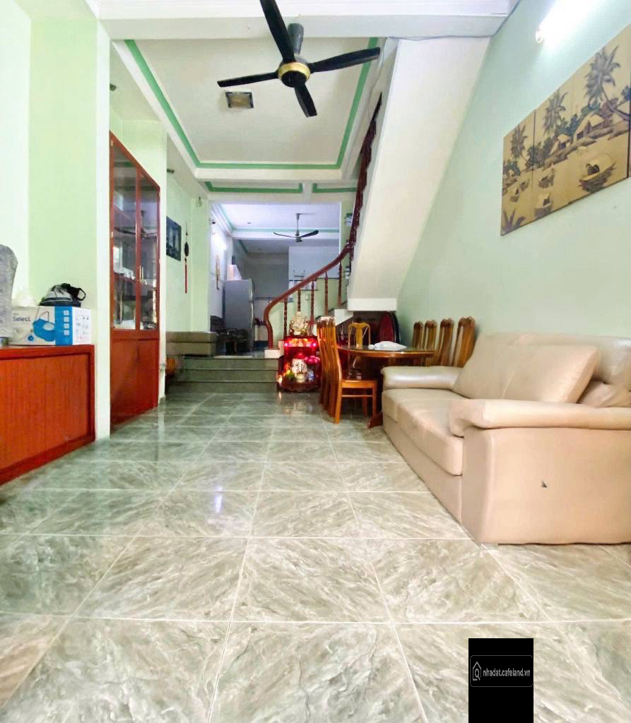 ngang hơn 4m, 4 tầng, 65m2, 3pn4wc. Hẻm 7m. Một đời chủ. Pháp lý chuẩn. HC đủ @