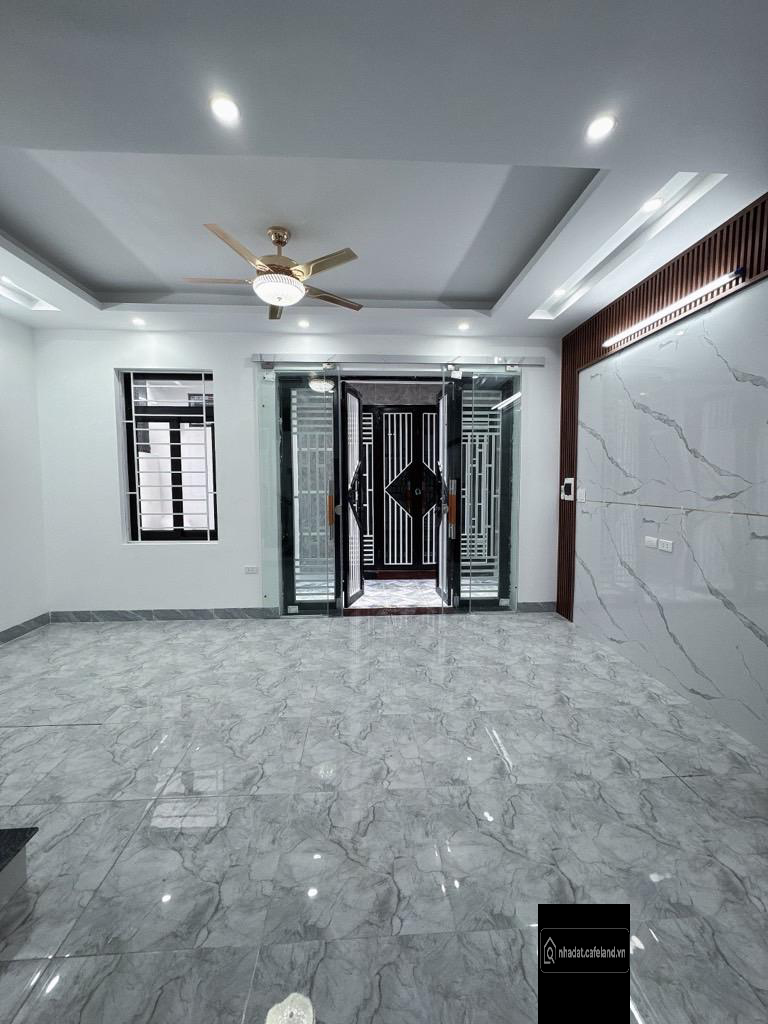 BÁN NHÀ 30M2 5 TẦNG PHỐ THANH AM-LONG BIÊN