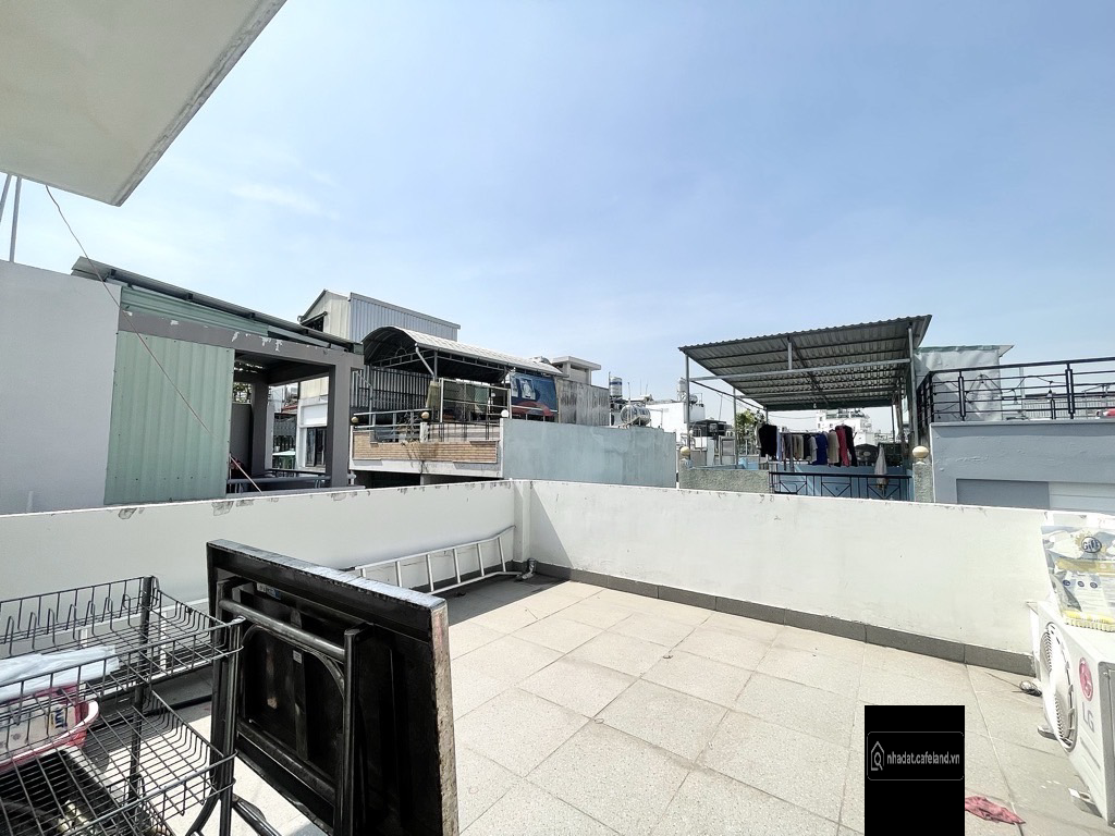 ngang hơn 4m, 46m2, 3 tầng sân thượng với 4pn3wc. hxh lý thuyết. pháp lý chuẩn 