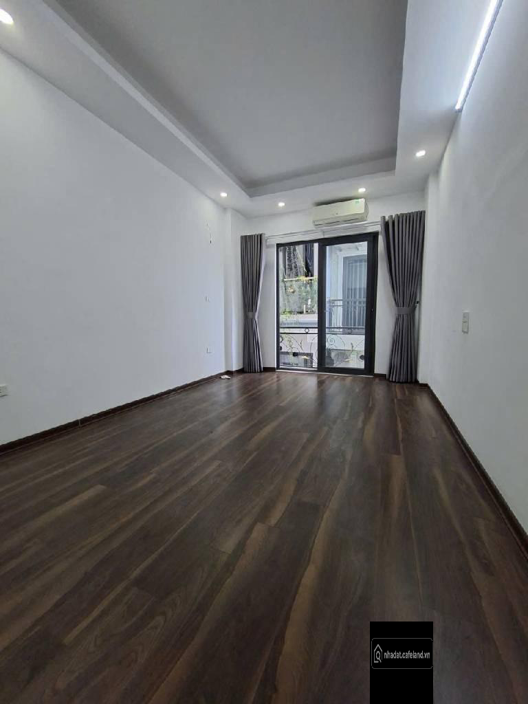 Bán nhà 30m 5 tầng phố Thượng Thanh 6,7 tỷ