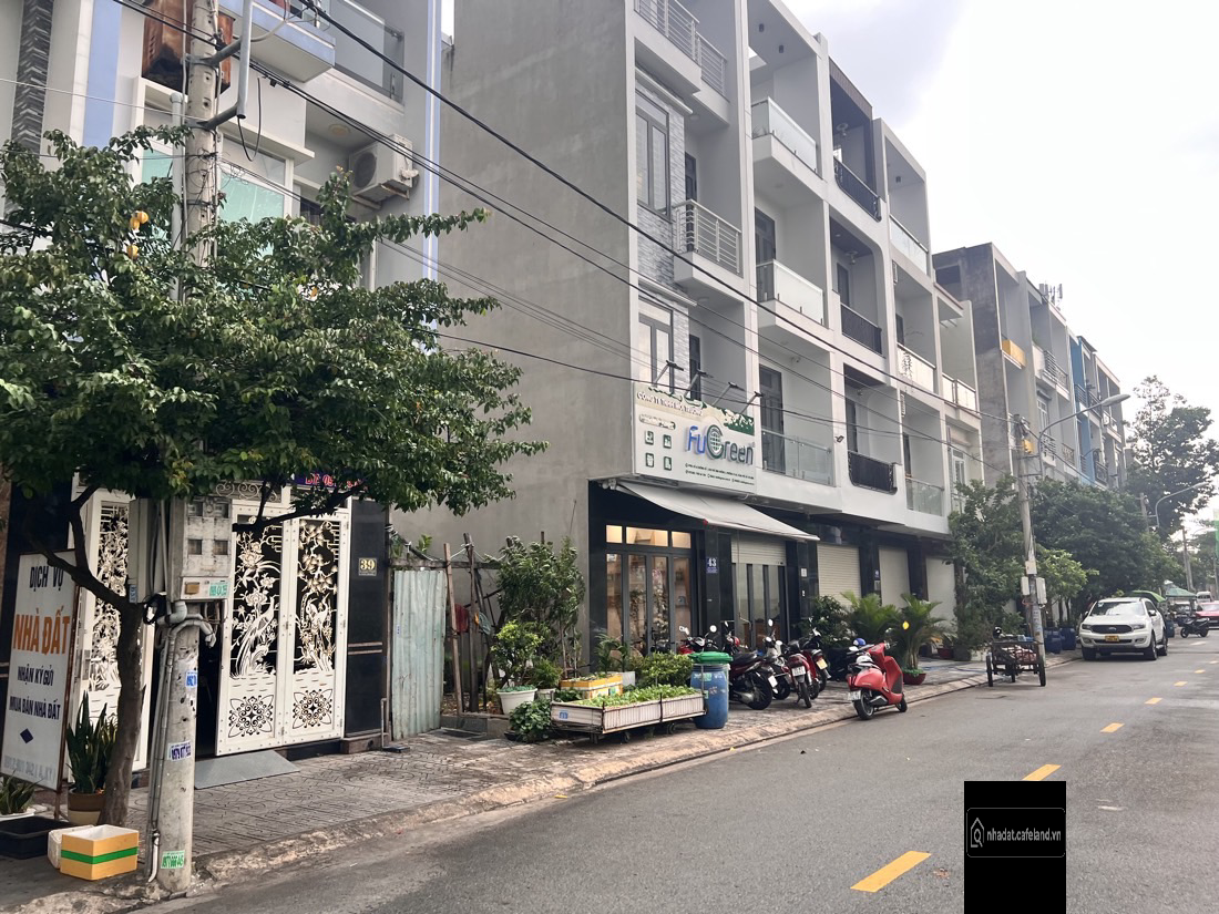 Chủ gửi Namkheobds 4 căn nhà
Vuông full thổ cư Ngay KDC Việt lập - KP Bình đường