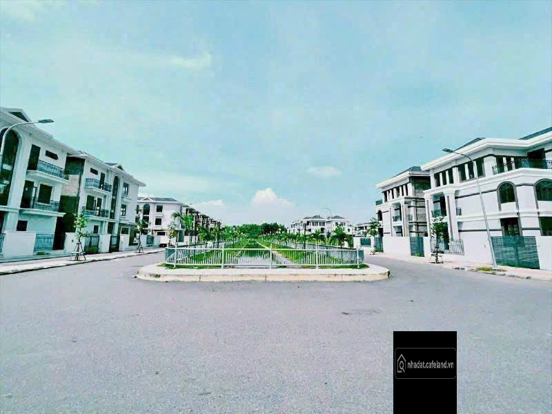 CĂN BIỆT THỰ LIÊN KẾ VƯỜN THÔ 1 TRỆT 2 LẦU, KDC BỬU LONG GD3, GẦN SONG NGỮ LẠC 