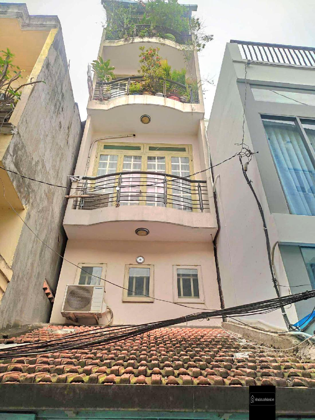 Chỉ 5,3 tỷ - 5 tầng BTCT - dtsd sổ 125m2 - vài bước ra mặt tiền Tôn Đản