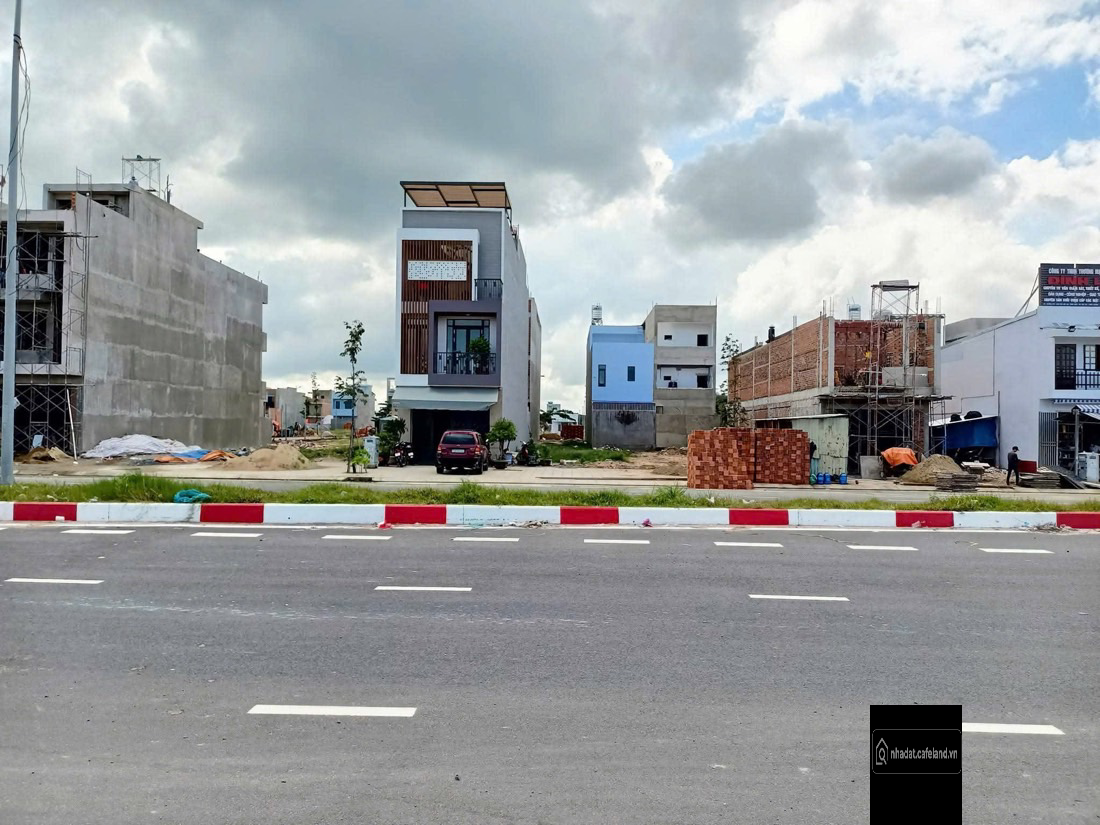 TDC SÂN BAY LONG THÀNH 125M2 CHỦ NGỘP BANK CẦN ĐẨY NHANH GIÁ RẺ 2 TỶ 5