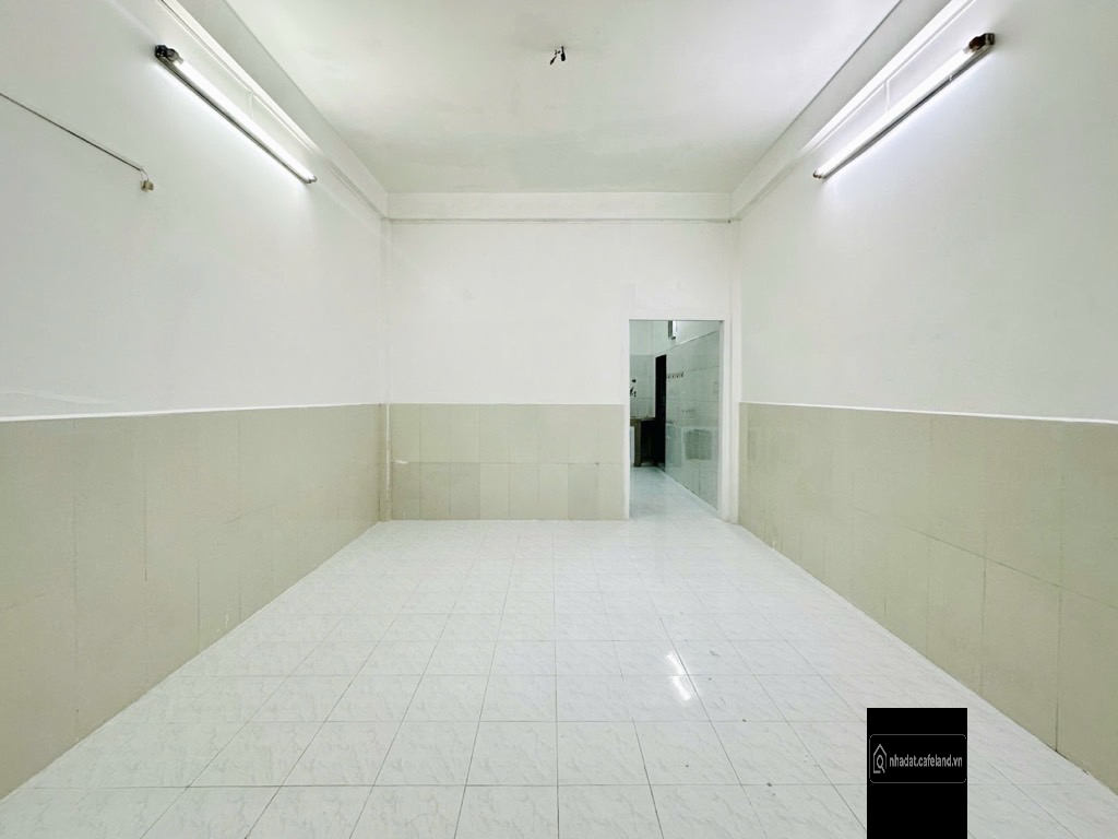 ngang 4.2m nở hậu nhẹ, 60m2, 2tầng 2pn 1pn trệt. Sổ vuông vức. Hẻm trước nhà 4m.