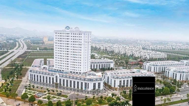 Bán nhà 5 tầng ngay chung cư Vinhome  sổ đỏ 