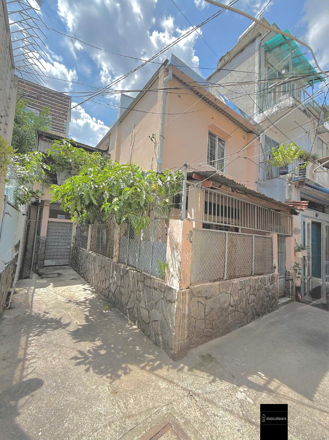 Chỉ 5,1 tỷ - 65/85 m² - nhà cũ tiện xây mới - ngay Xóm Chiếu