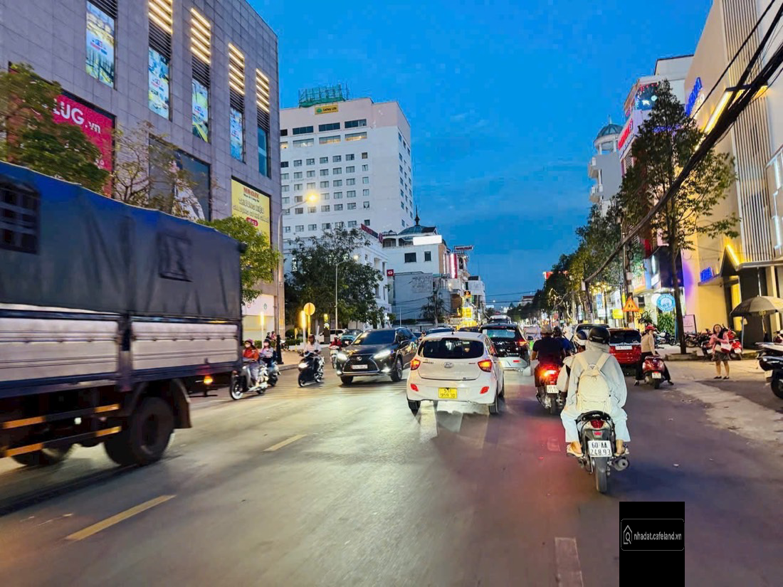 GÓC 2 MẶT TIỀN PHẠM VĂN THUẬN NAGY VINCOM 
– TRỤC KINH DOANH SỐ 1 BIÊN HÒA 