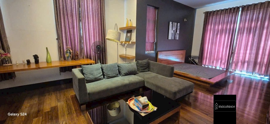 Biệt thự mặt tiền đường Đỗ Văn Thi, Hiệp Hòa - Trấn Biên 

- Diện tích: 25x37= 1