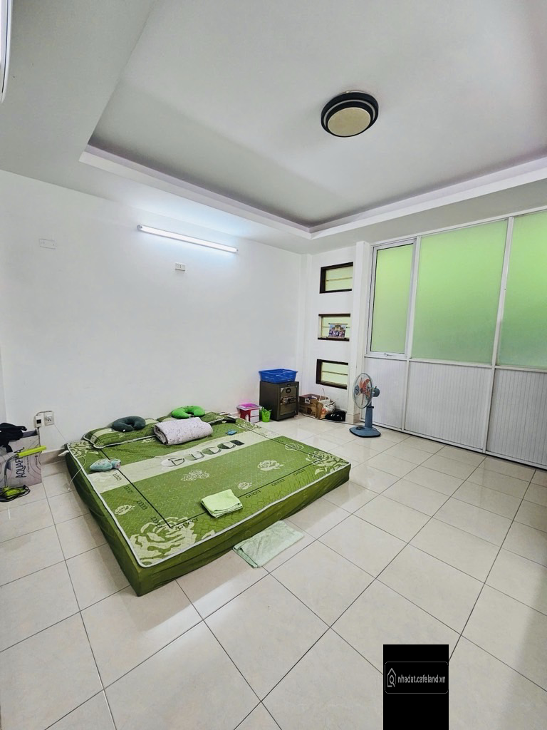 Ngang bề thế 4.8m, 78m2, 4pn4wc. Hxh vào nhà, hẻm nhựa. Đã hoàn công, vuông vức 