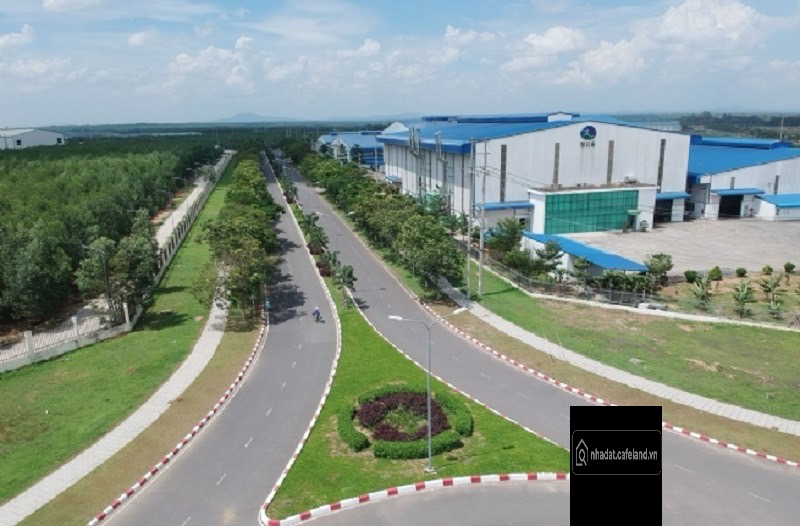 Cho thuê xưởng tại KCN Giang điền
Diện tích: 1344 m2 
Nhà xưởng bên cty mới và h