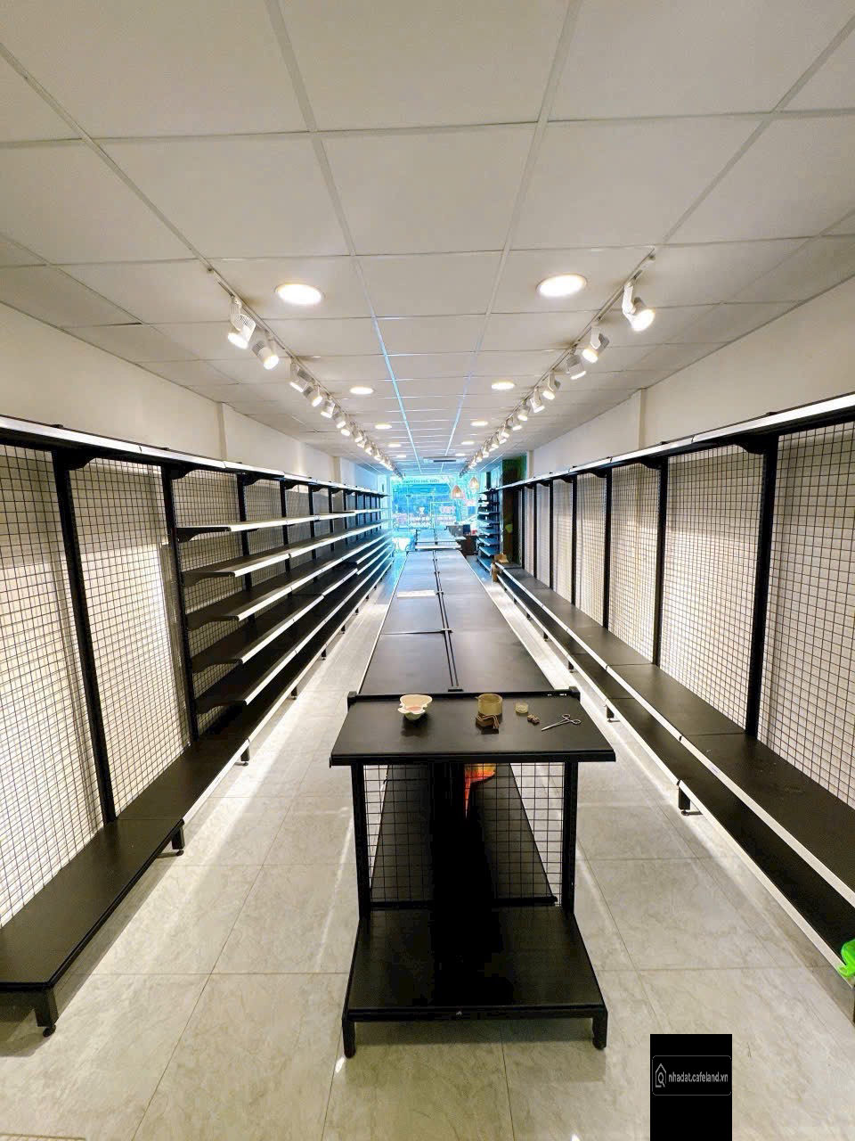 Bán Nhà mặt tiền Phạm Văn Thuận gần 200m2 chưa qua đầu tư - Giá chỉ 13tỉ7 

