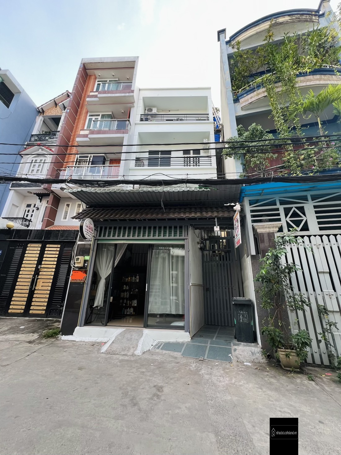 CHDV 4 Tầng - Dòng Tiền 840 Triệu/Năm - Ngay Emart Phan Huy Ích - 2 Mặt Hẻm OTO