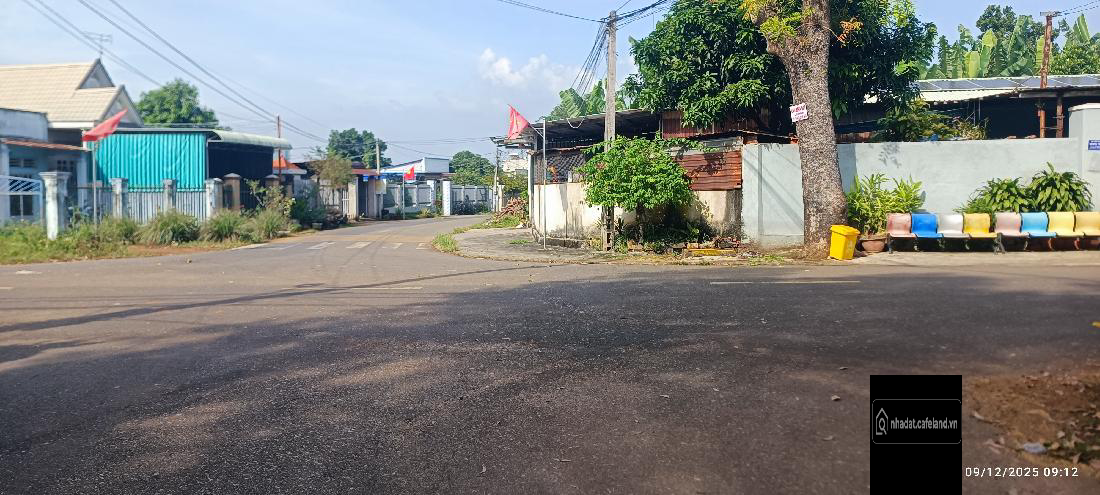 LÔ GÓC 2 MẶT TIỀN CÁCH CHỢ 1.2KM ĐƯỜNG NHỰA LỚN NGANG 7M 