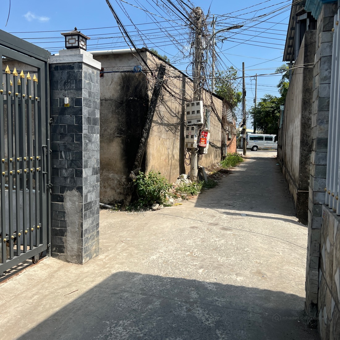 Bán nhà 2 mặt tiền cách tuyến tránh quốc Lộ 50 là 20 m. Xe 7 chỗ vào tới nhà.