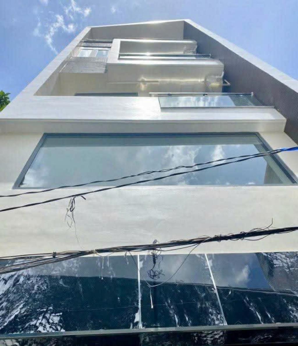 Nhà đẹp 5 tầng - 46,6 m2 (4,2 x 11) vuông vức - Tôn Đản. 7,35 tỷ
