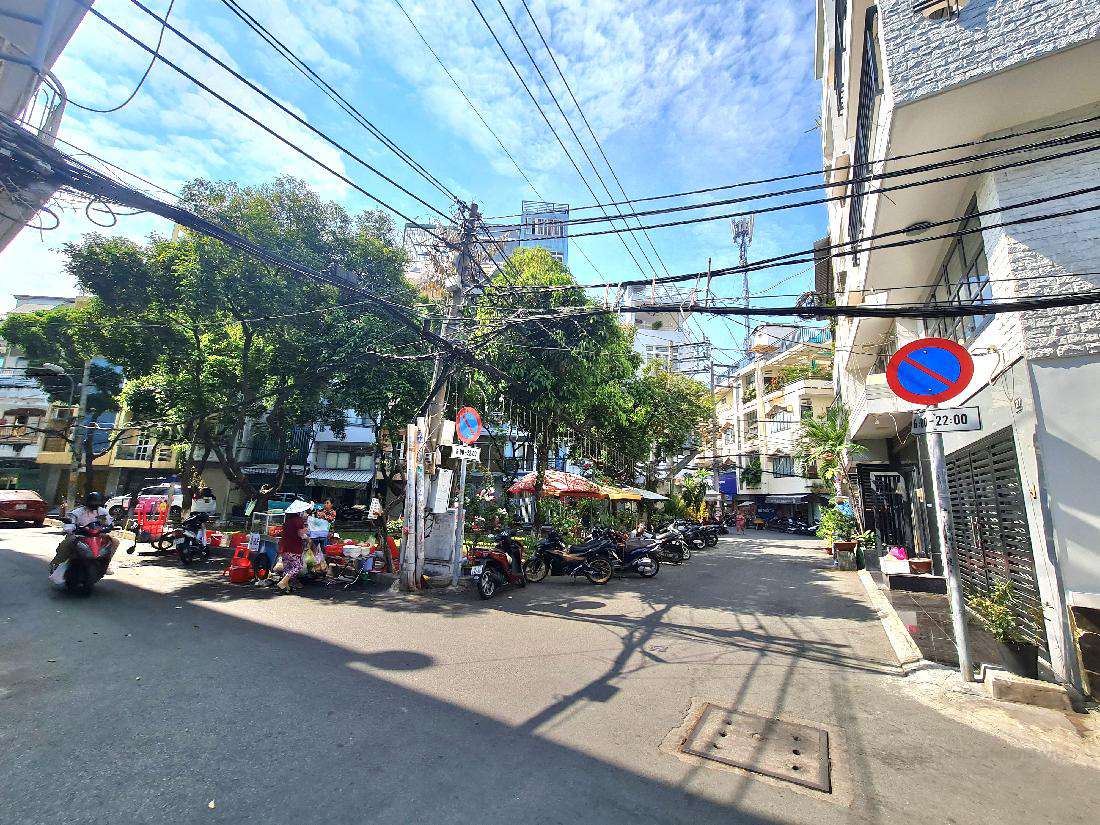 Nhà mặt tiền đường số 8m gần công viên ngay Vĩnh Hội - 4,5m x 9,9m. Chỉ 12 tỷ