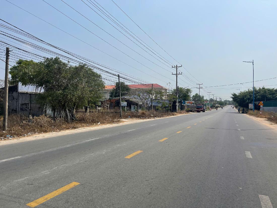 bán đất 16x60 nguyễn chí thanh, tân bình, lagi, bình thuận. 400 triệu 1mn
