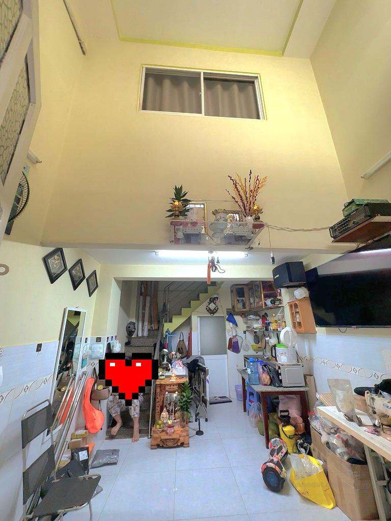 Nhà 3 tầng hẻm 4m ngay Hoàng Diệu sát Q1. Chỉ 3,85 tỷ