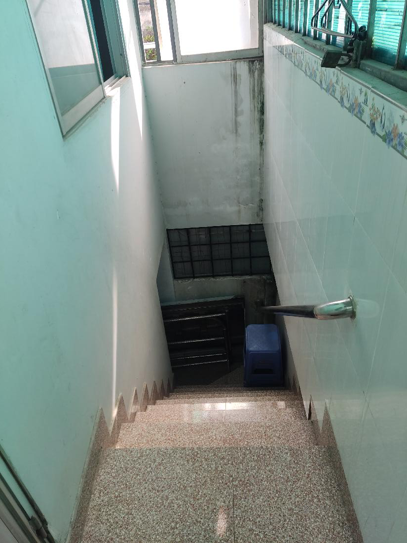 Cô gửi bán nhà sổ hồng riêng 150m2 