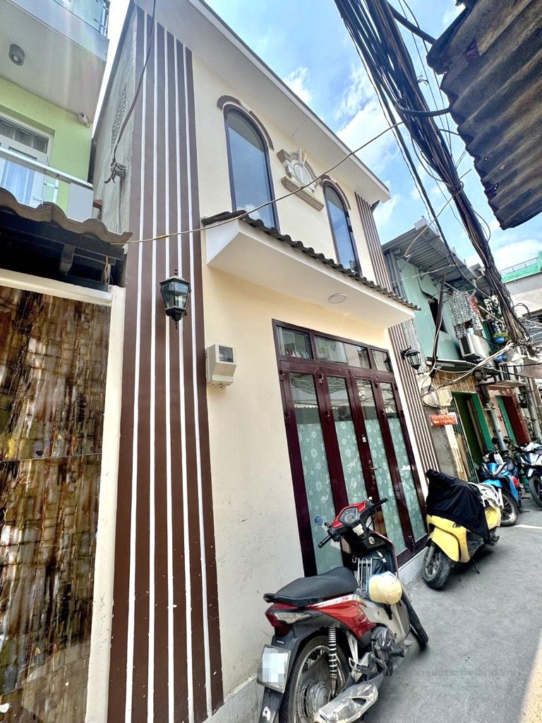 Chỉ 3 tỷ - nhà đẹp 20,2m2 (ngang 4,55m) - Nguyễn Khoái - hẻm trước nhà 3,65m
