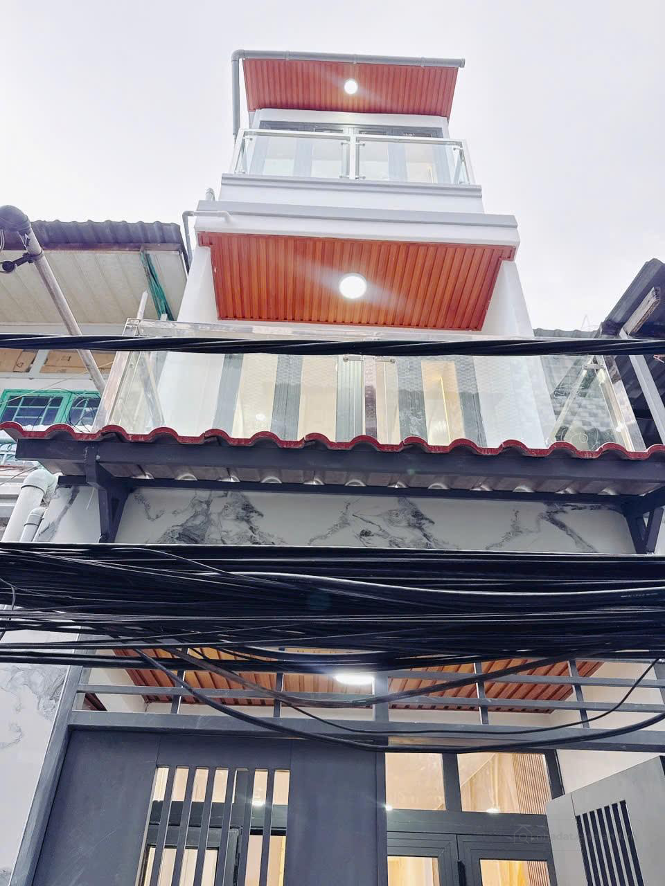 Chỉ 4,35 tỷ - nhà đẹp 3 tầng - 23,4m2 - Nguyễn Khoái