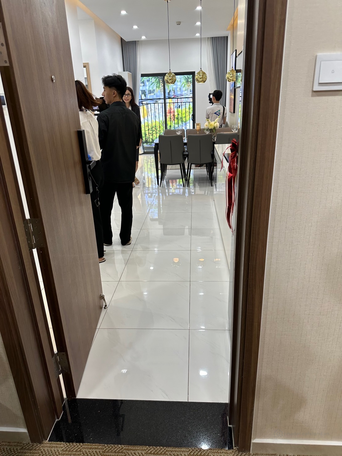bán chung cư cao cấp nằm ngày mặt tiền quốc lộ 1a giá ưu đãi!