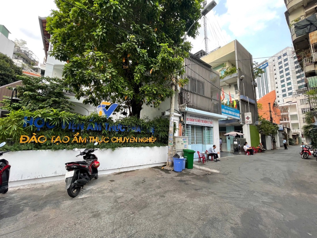 Bán Biệt Thự 820m2 đất hẻm 12m số 72 Trần Quốc Toản