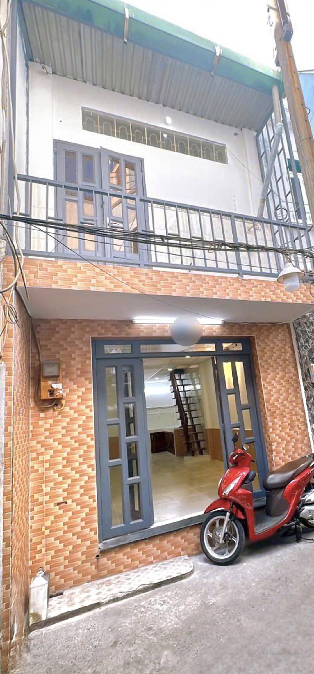 Nhà đẹp 2 tầng 2 PN - 3,76m x 8m - Tôn Đản. 3 tỷ