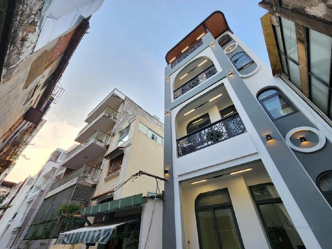 Bán CHDV 14 phòng ,5 lầu -Lê Thánh Tôn - Q.1(4.9×17m) giá 25.9 tỷ TL.