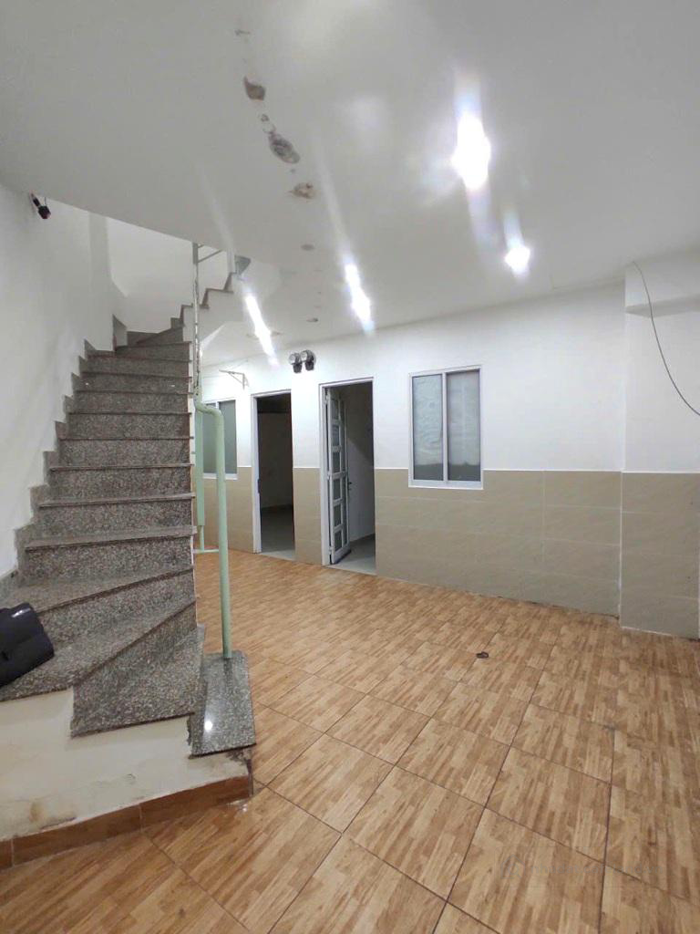 Nhà 2 tấm BTCT - 69,5 m2 - sát mt Trần Văn Đang. 4,45 tỷ - thu nhập 20 tr/ tháng